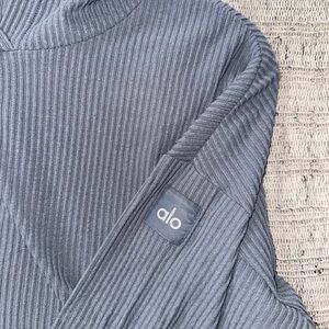 Alo Cropped Sweatshirt